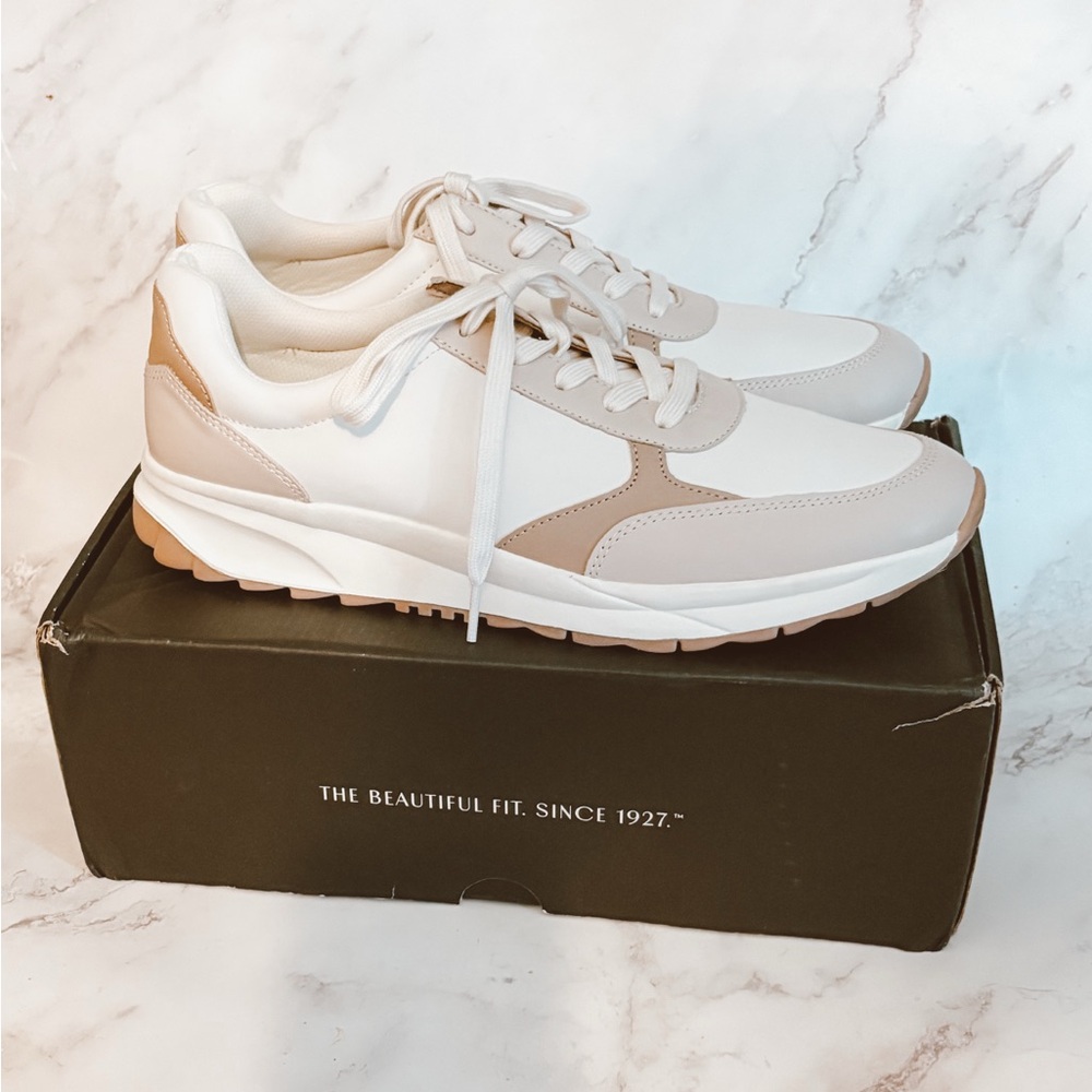 Naturalizer Shay Lace Up White and Tan Sneakers